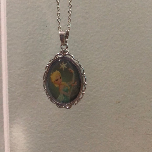 Queen Elsa necklace - Picture 1 of 2